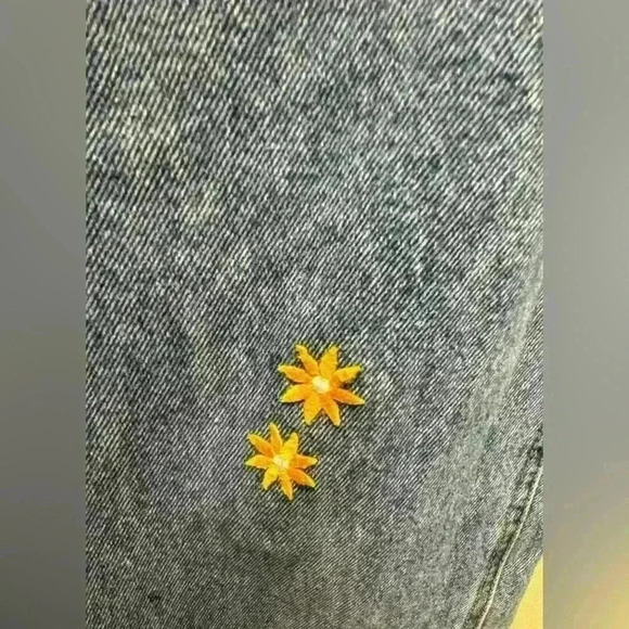 High Sierra Women's Vintage Sunflower High Rise Denim Jeans Size 10 - Picture 4 of 14
